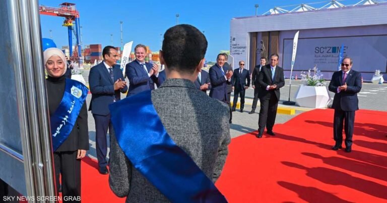 السيسي-يفتتح-محطات-بحرية-بالمنطقة-الاقتصادية-لقناة-السويس.jpg