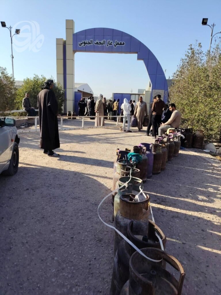 طوابير-طويلة-من-النجفيين-أمام-معامل-الغاز-تثير-تساؤلات-حول.jpg