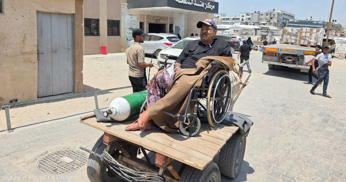 على-عربة-تجرها-الدواب-رحلة-مريض-كلى-في-غزة.jpeg