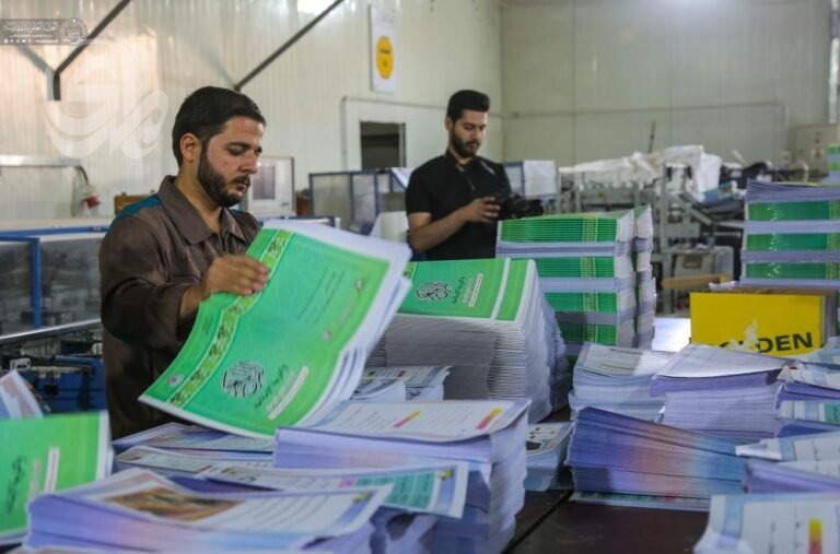 المدارس-تفتح-أبوابها-والكتب-الجديدة-لم-تُطبع-بعد.jpg