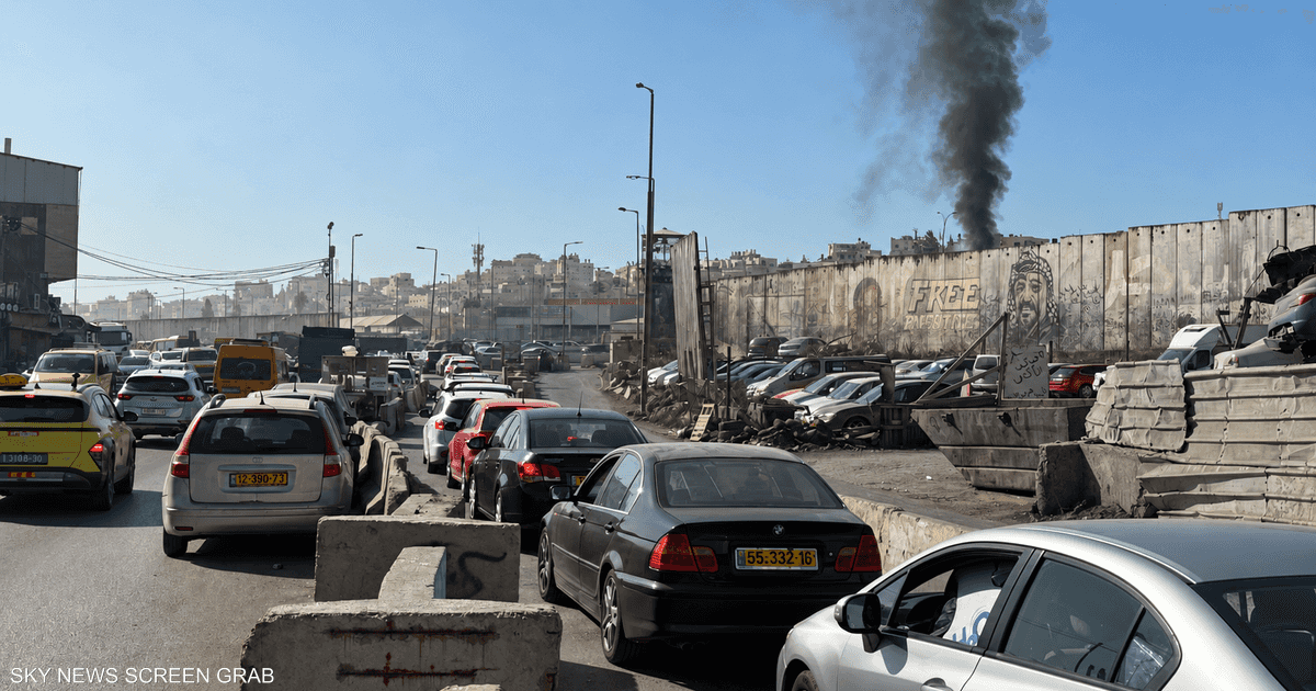 حواجز-الضفة-الغربية-قصص-ساعات-الفلسطينيين-الضائعة.png