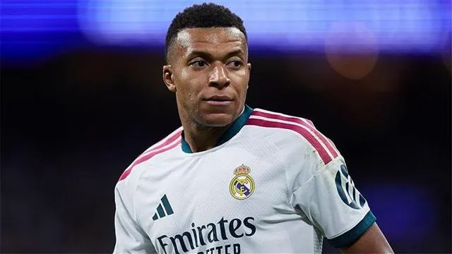 بسبب-الكرة-الذهبية-ريال-مدريد-يصدم-مبابي.webp